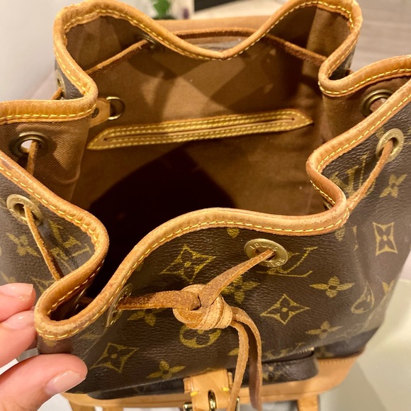 Louis Vuitton Montsouris MM Backpack - Picture 6 of 9